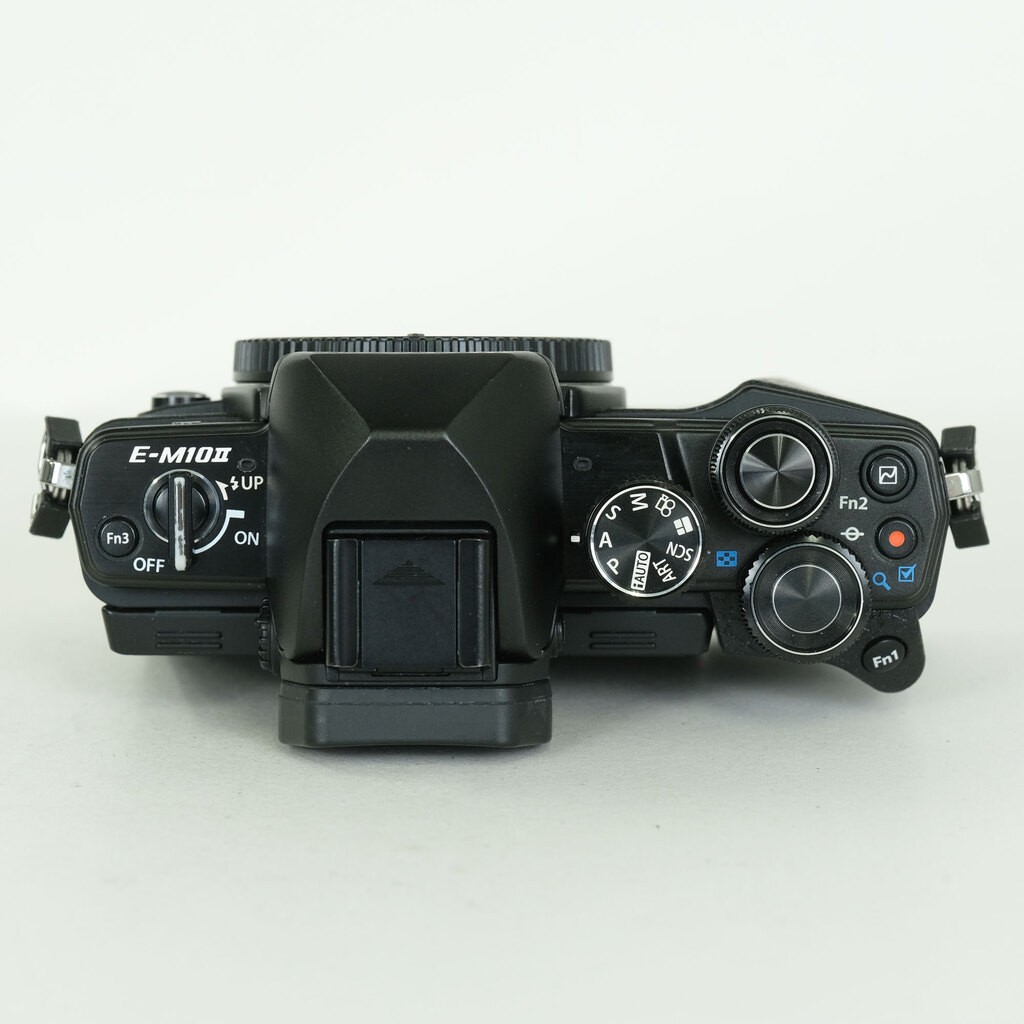 OLYMPUS OM-D E-M10 Mark II