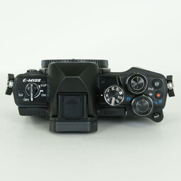 OLYMPUS OM-D E-M10 Mark II