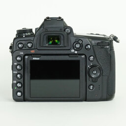 Nikon D780