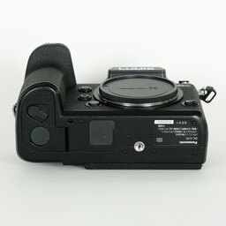 Panasonic LUMIX DC-S1R