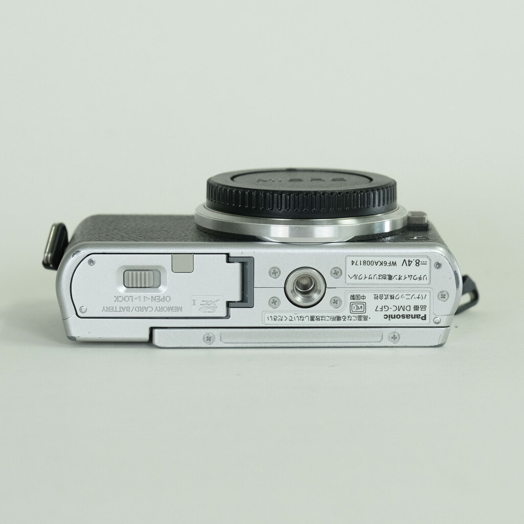 Panasonic LUMIX DMC-GF7 ボディ シルバー