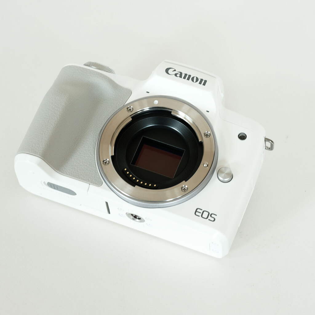 Canon EOS Kiss M2
