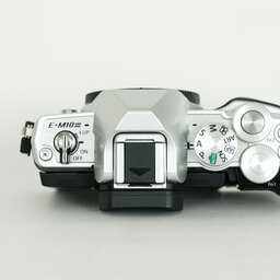 OLYMPUS OM-D E-M10 Mark III