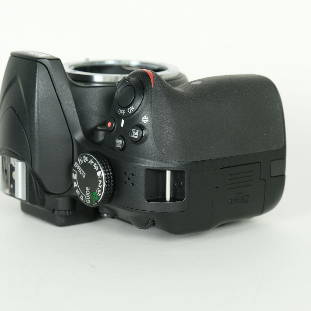 Nikon D3400