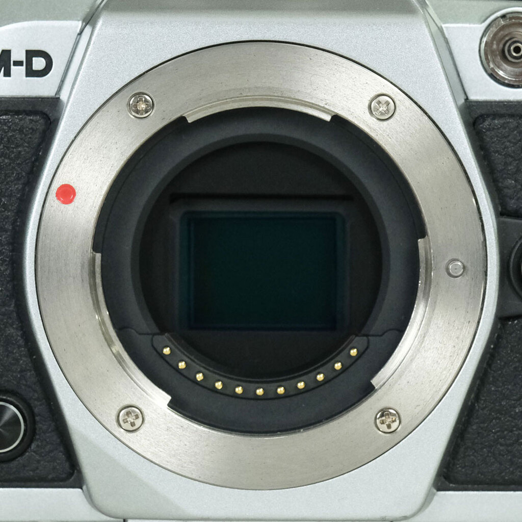 OLYMPUS OM-D E-M5 Mark II