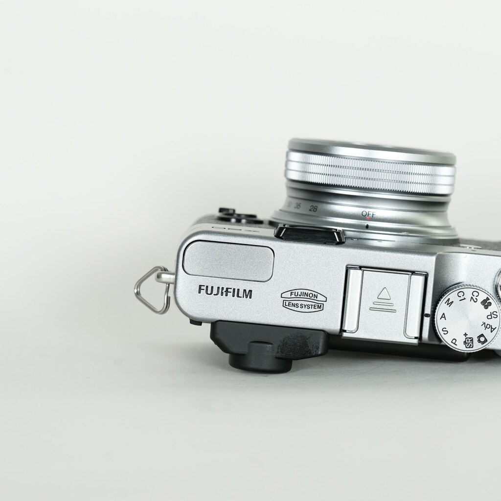 FUJIFILM X20 シルバーの出品 | ONE SCENE（ワンシーン）