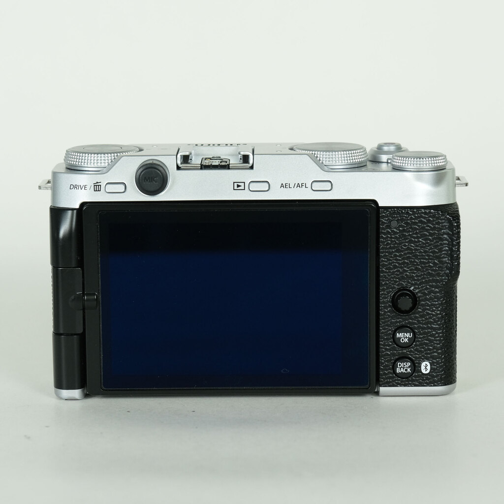 FUJIFILM X-M5 [�{�f�B �V���o�[]