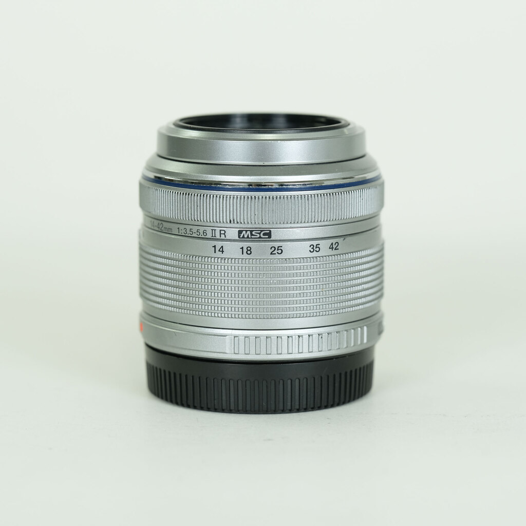 OLYMPUS M.ZUIKO DIGITAL 14-42mm F3.5-5.6IIR シルバー