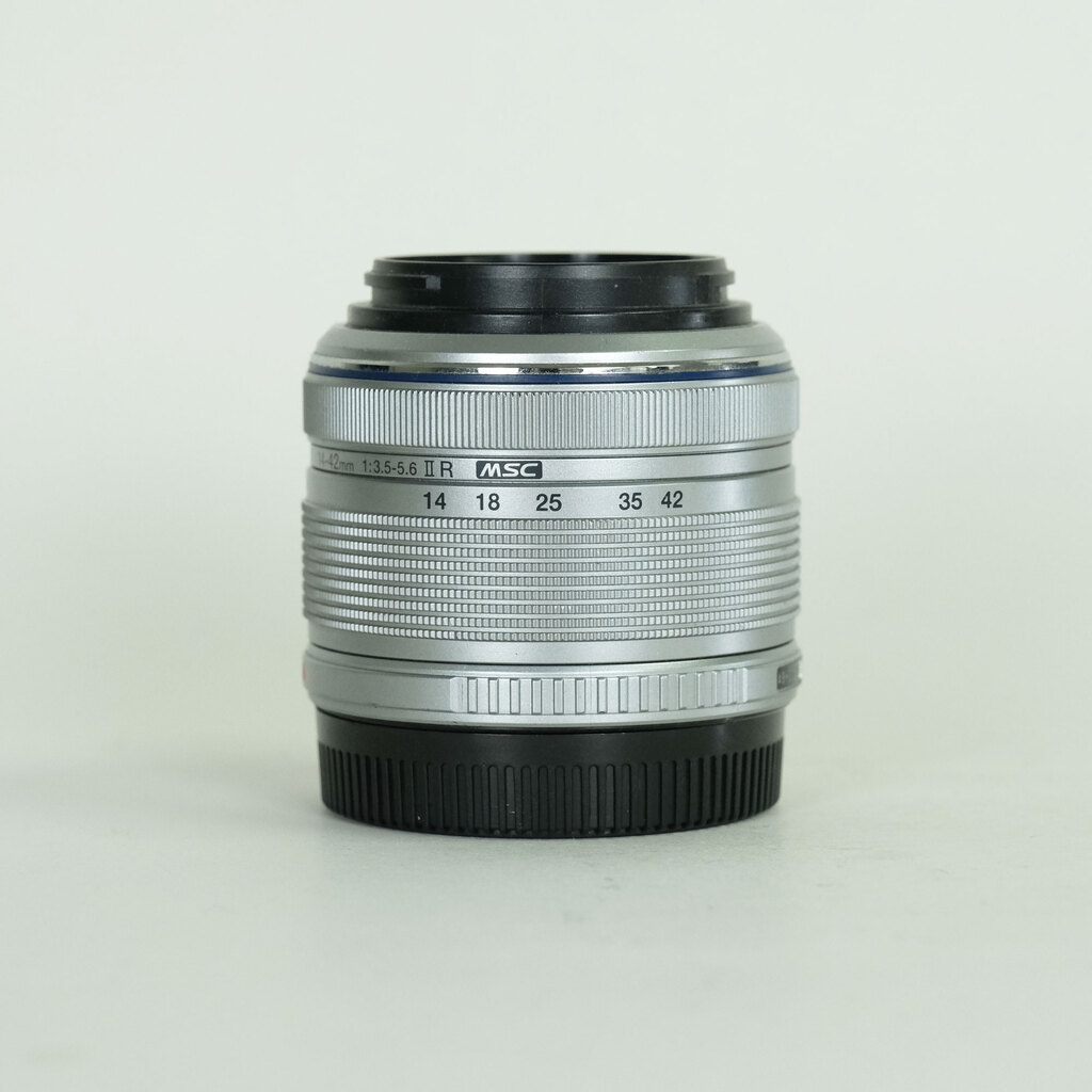 OLYMPUS M.ZUIKO DIGITAL 14-42mm F3.5-5.6IIR シルバー