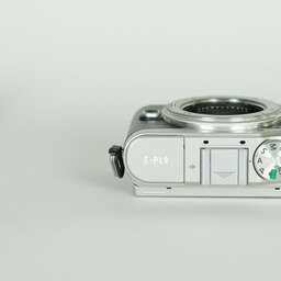 OLYMPUS PEN E-PL9