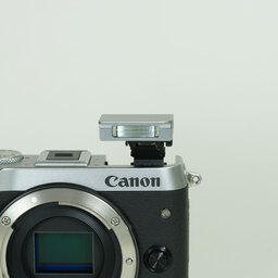 Canon EOS M6