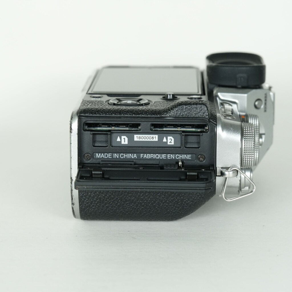 FUJIFILM X-T4
