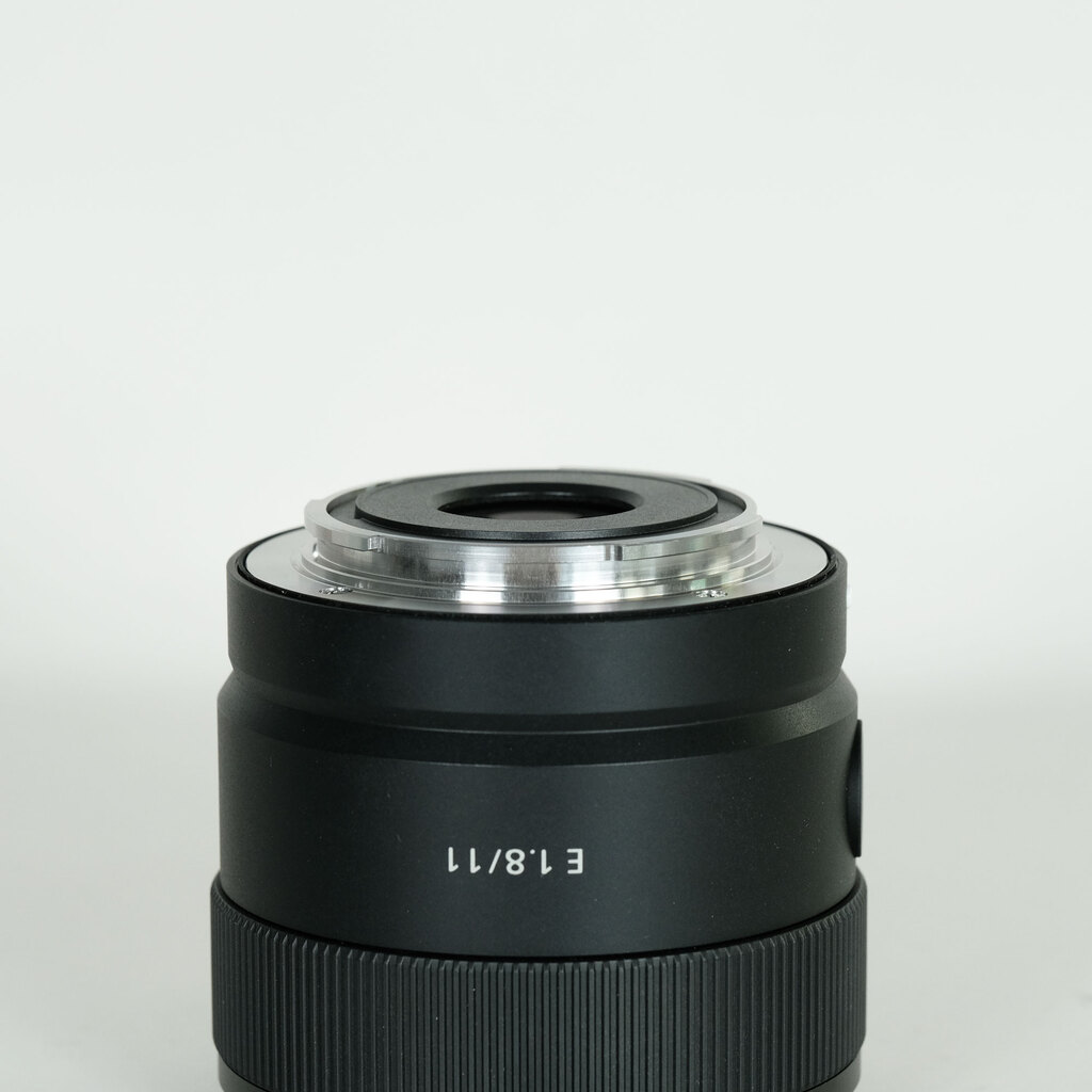 SONY E 11mm F1.8 SEL11F18