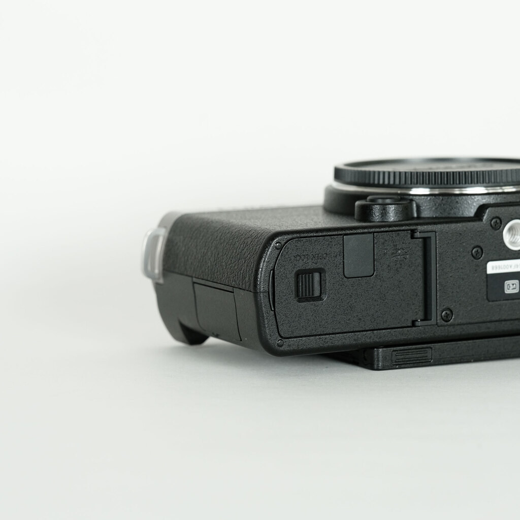 Panasonic LUMIX DC-S9