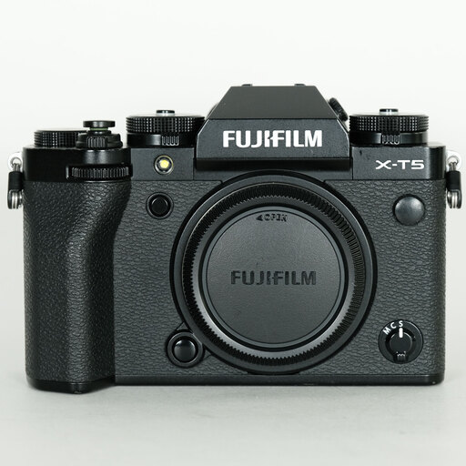 FUJIFILM X-T5