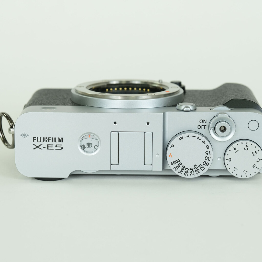 FUJIFILM X-E5