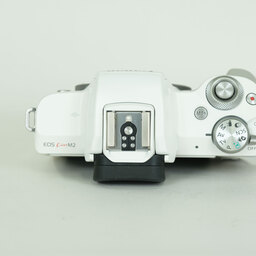 Canon EOS Kiss M2