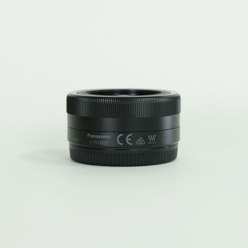 Panasonic LUMIX G VARIO 12-32mm / F3.5-5.6 ASPH. / MEGA O.I.S.