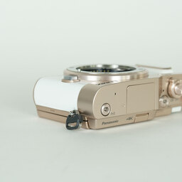 Panasonic LUMIX DC-GF10 ボディ ホワイト