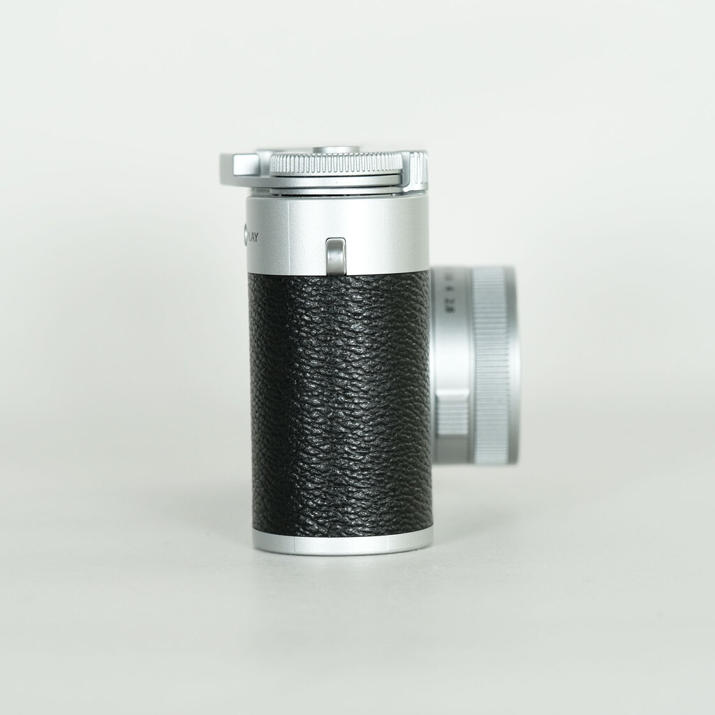 FUJIFILM X half X-HF1