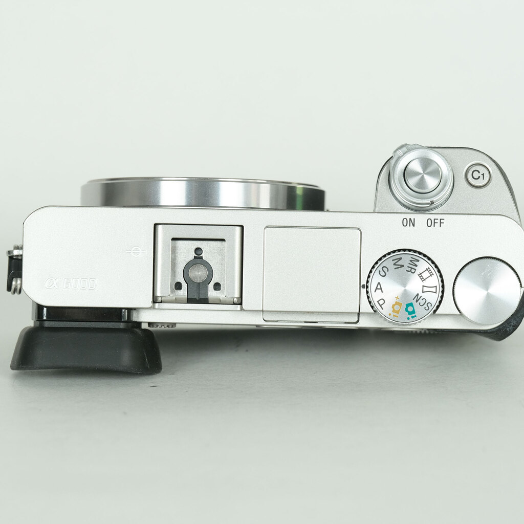 SONY α6000(ILCE-6000) SONY α6000(ILCE-6000)