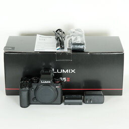 Panasonic LUMIX S5II DC-S5M2
