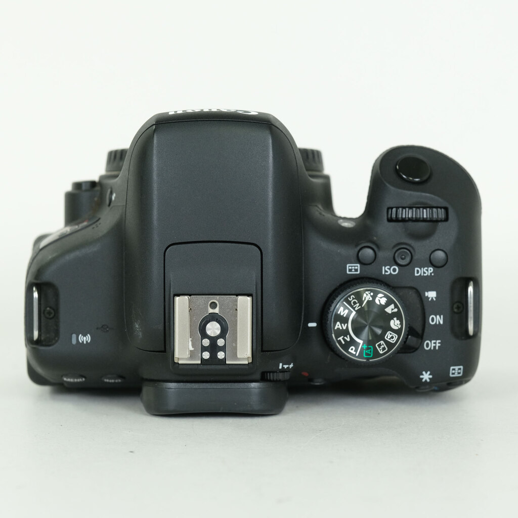 Canon EOS Kiss X8i Canon EOS Kiss X8i