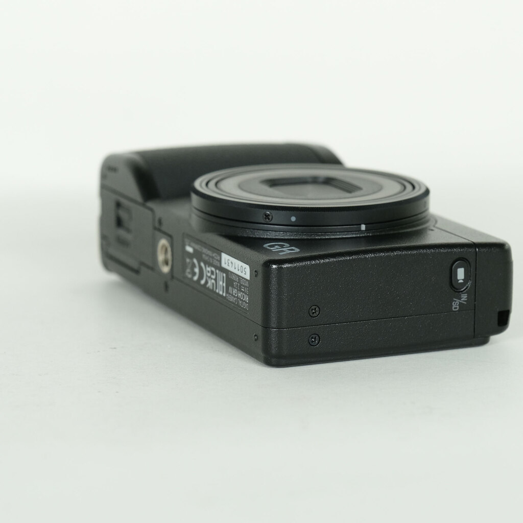 RICOH GR IVの出品 | ONE SCENE（ワンシーン）