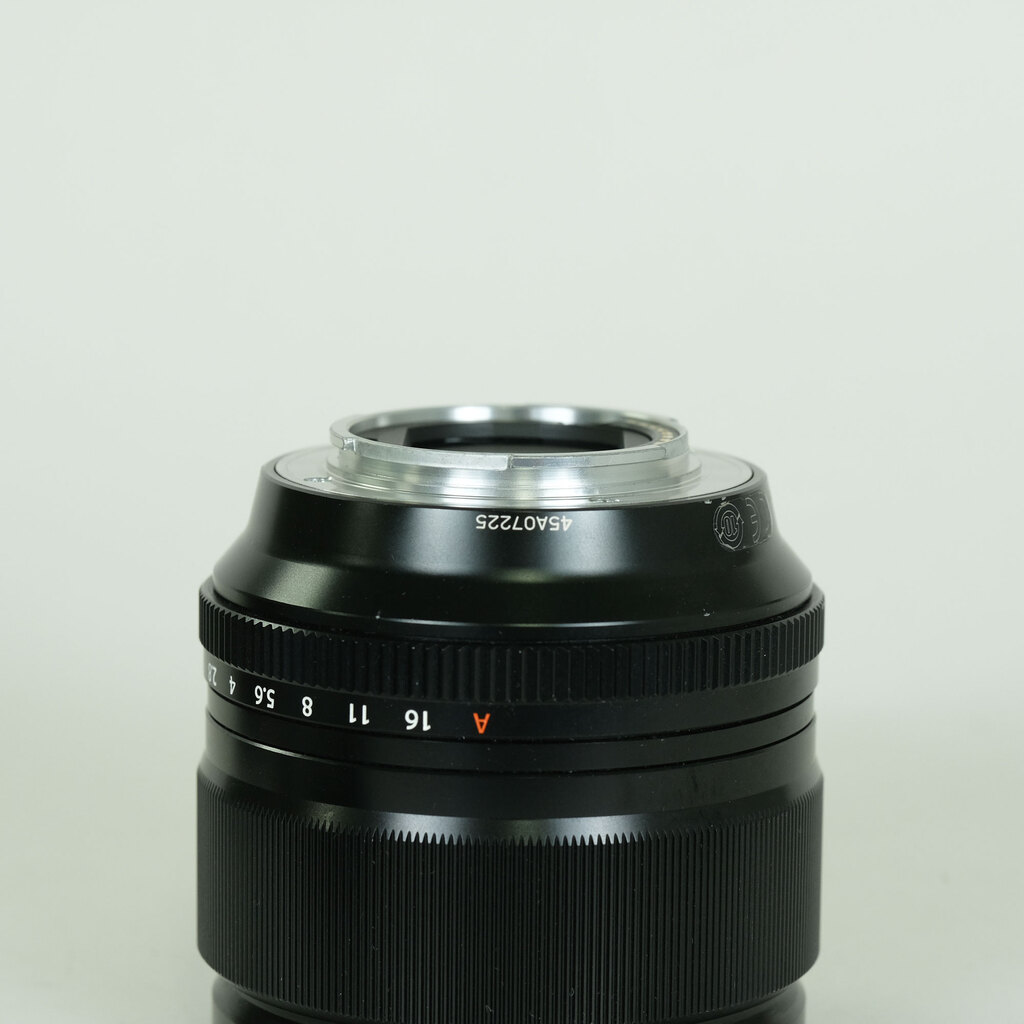 FUJIFILM XF56mmF1.2 R