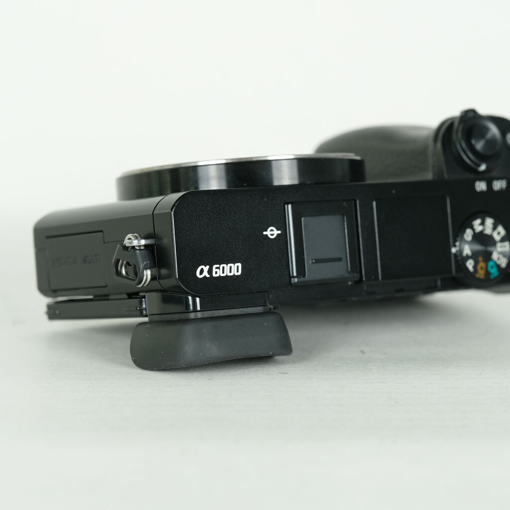 SONY α6000(ILCE-6000) SONY α6000(ILCE-6000)