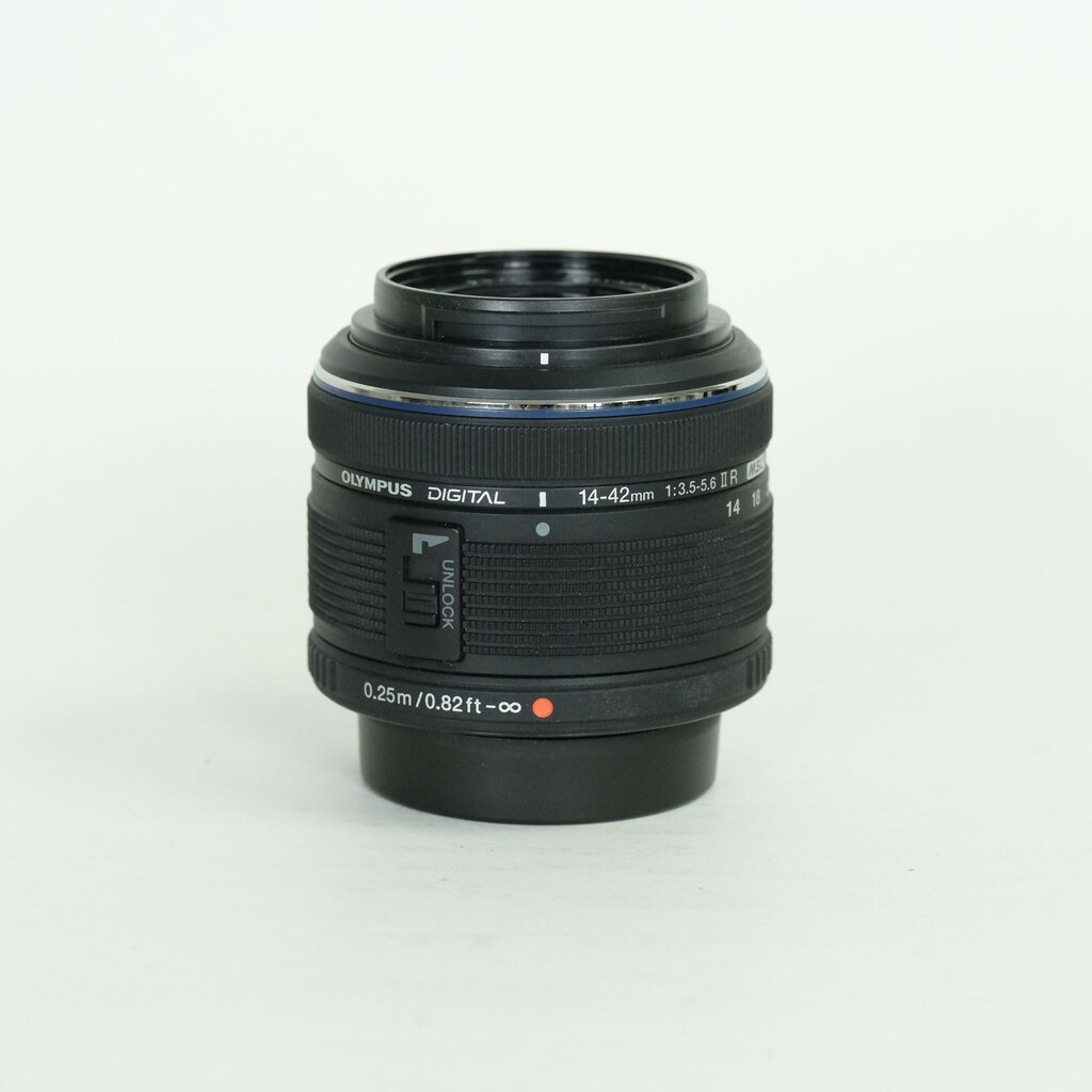 OLYMPUS M.ZUIKO DIGITAL 14-42mm F3.5-5.6IIR ブラック
