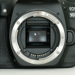 Canon EOS 90D