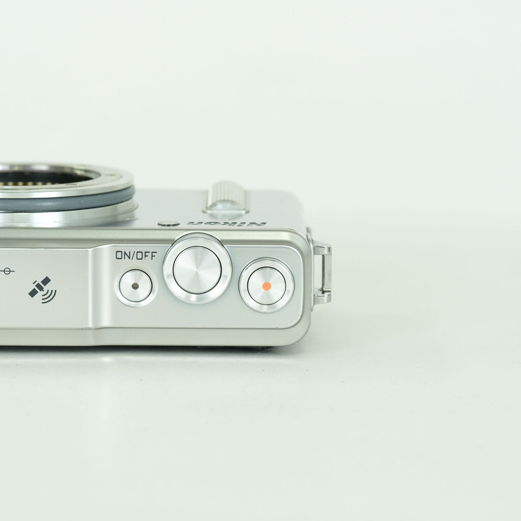 Nikon Nikon1 AW1 ボディ シルバー