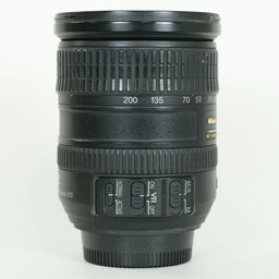 Nikon AF-S DX VR Zoom-Nikkor 18-200mm F3.5-5.6G IF-ED Nikon AF-S DX VR Zoom-Nikkor 18-200mm F3.5-5.6G IF-ED