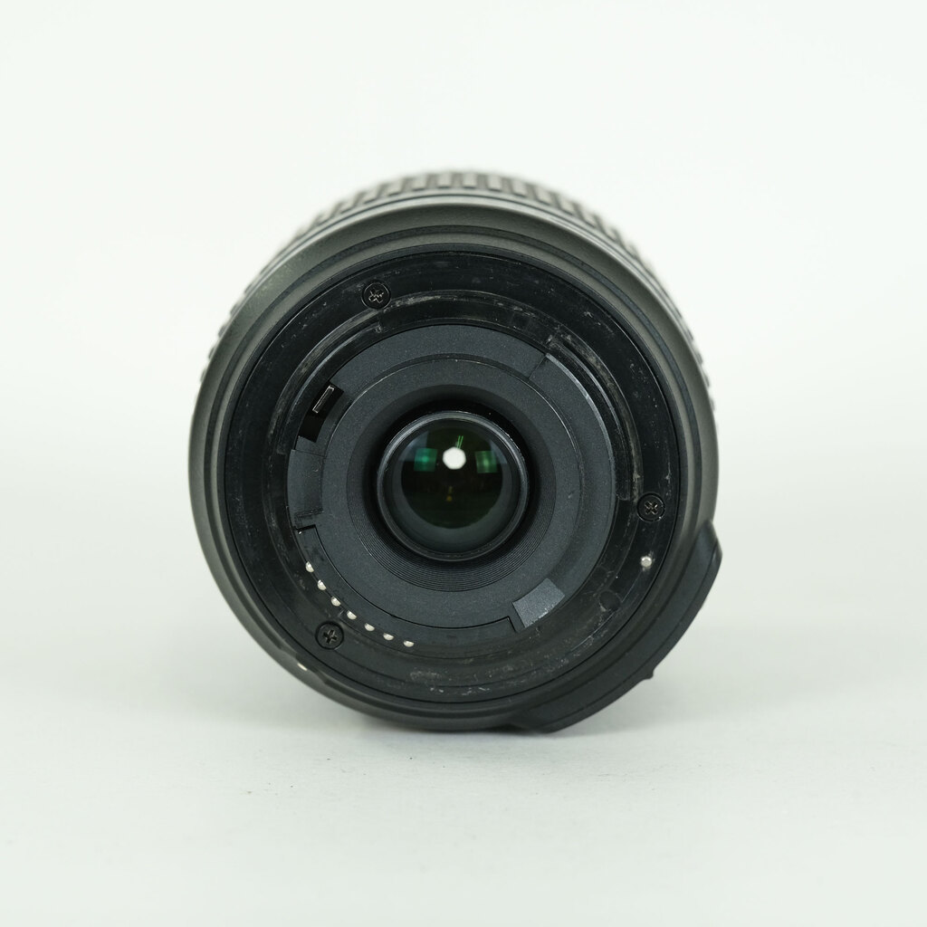 Nikon AF-S DX VR Zoom-Nikkor 55-200mm F4-5.6G IF-ED Nikon AF-S DX VR Zoom-Nikkor 55-200mm F4-5.6G IF-ED