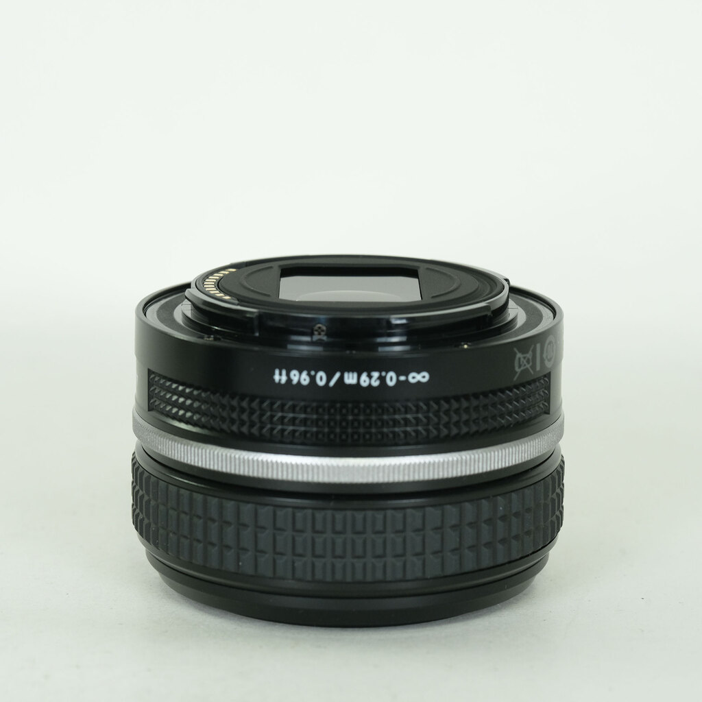 Nikon NIKKOR Z 40mm f/2 Nikon NIKKOR Z 40mm f/2