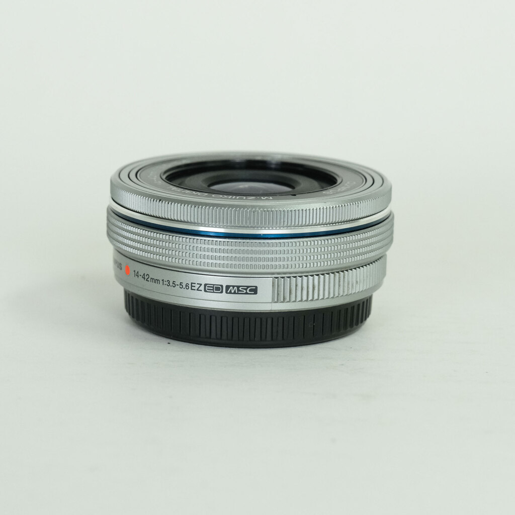 OLYMPUS M.ZUIKO DIGITAL ED 14-42mm F3.5-5.6 EZ シルバー