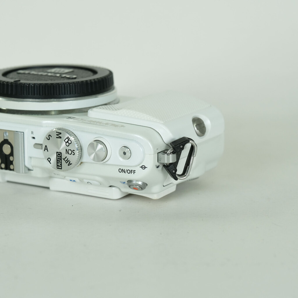 OLYMPUS PEN Lite E-PL6 ボディ ホワイト OLYMPUS PEN Lite E-PL6 ボディ ホワイト