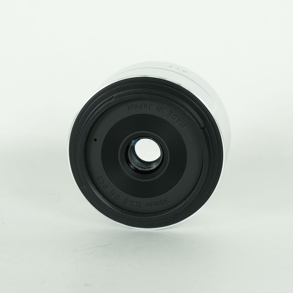 SIGMA A 30mm F2.8 DN (ソニーE用)シルバーの出品 | ONE SCENE（ワン