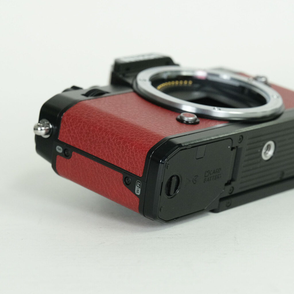 Nikon Z fc ボディ ブラック プレミアムエクステリア張替済み Nikon Z fc ボディ ブラック プレミアムエクステリア張替済み