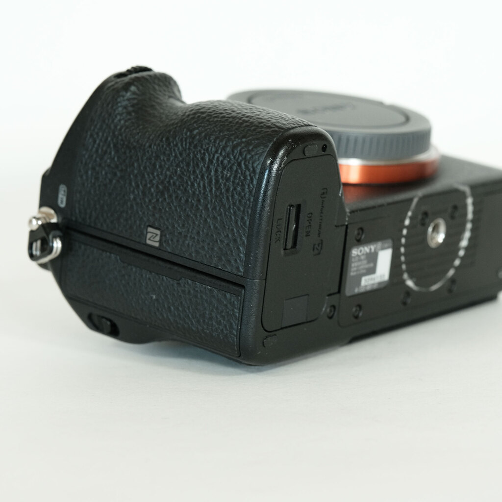 SONY α7 III(ILCE-7M3) SONY α7 III(ILCE-7M3)