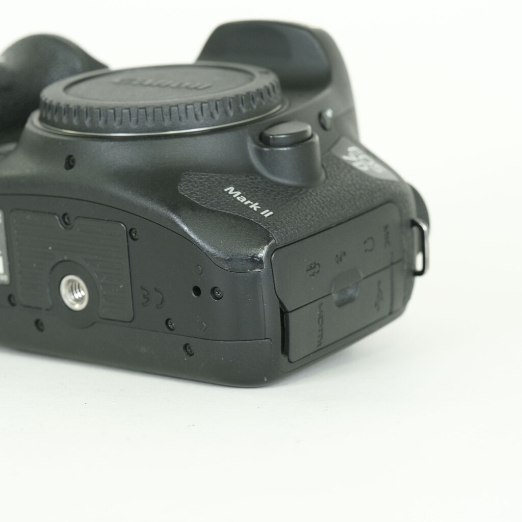 Canon EOS 7D Mark II Canon EOS 7D Mark II