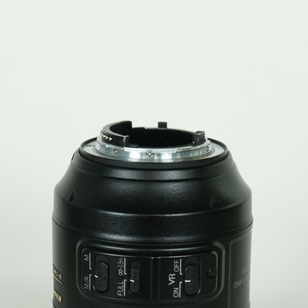 Nikon AF-S VR Micro-Nikkor 105mm f/2.8G IF-EDの出品 | ONE SCENE