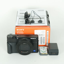 SONY Cyber-shot DSC-RX100M7