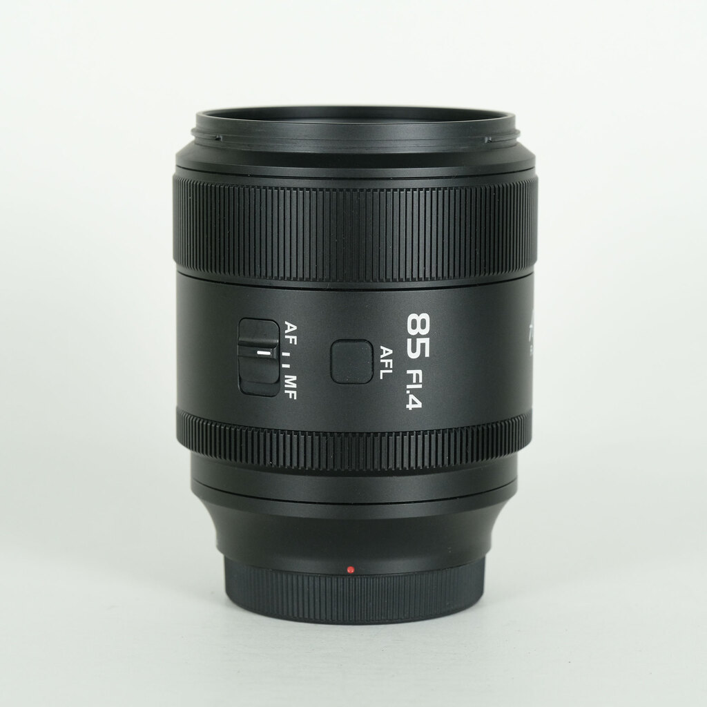 SIRUI AURORA 85mm F1.4 [ソニーE用]の出品 | ONE SCENE（ワンシーン）