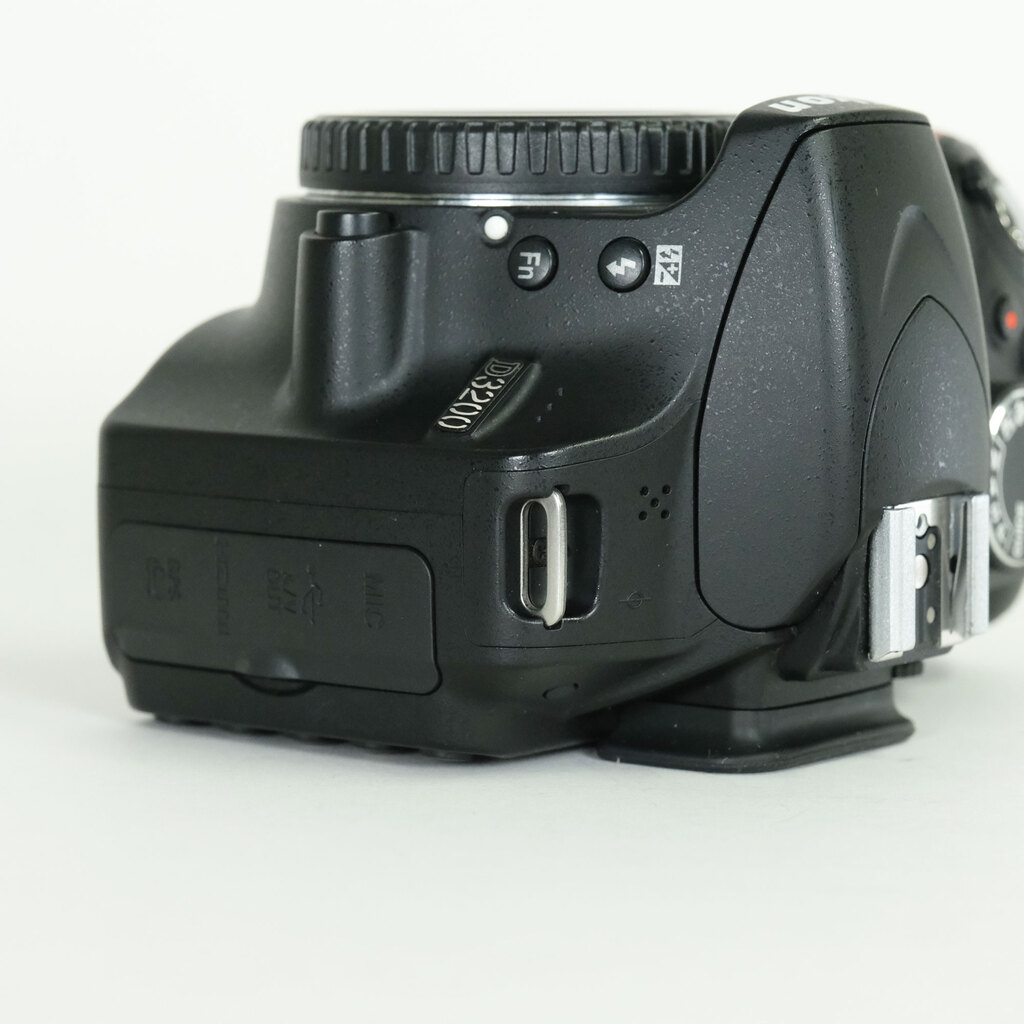 Nikon D3200ボディ ブラック