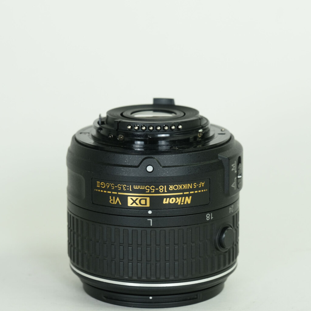 Nikon AF-S DX NIKKOR 18-55mm f3.5-5.6G VR II Nikon AF-S DX NIKKOR 18-55mm f3.5-5.6G VR II