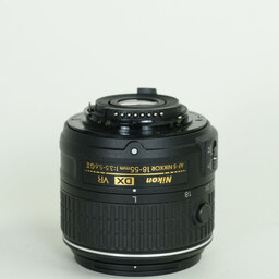 Nikon AF-S DX NIKKOR 18-55mm f3.5-5.6G VR II Nikon AF-S DX NIKKOR 18-55mm f3.5-5.6G VR II