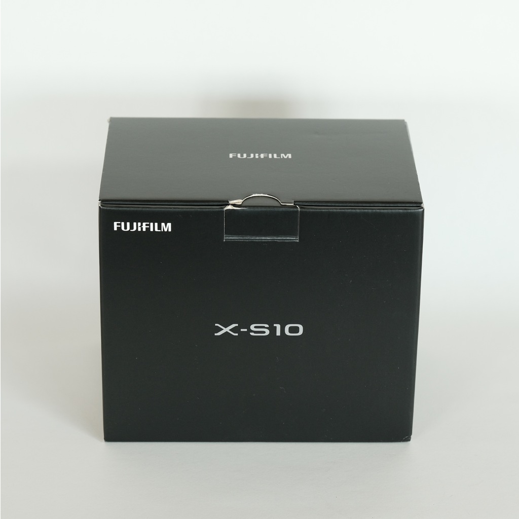 FUJIFILM X-S10