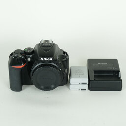 Nikon D5600